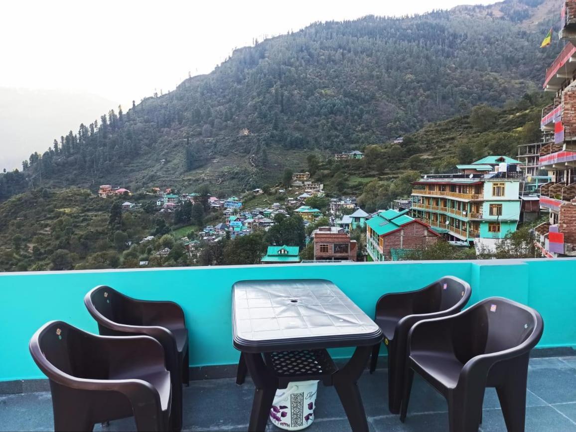 Aman Resort, Tosh Village, Himachal Pradesh Exteriör bild