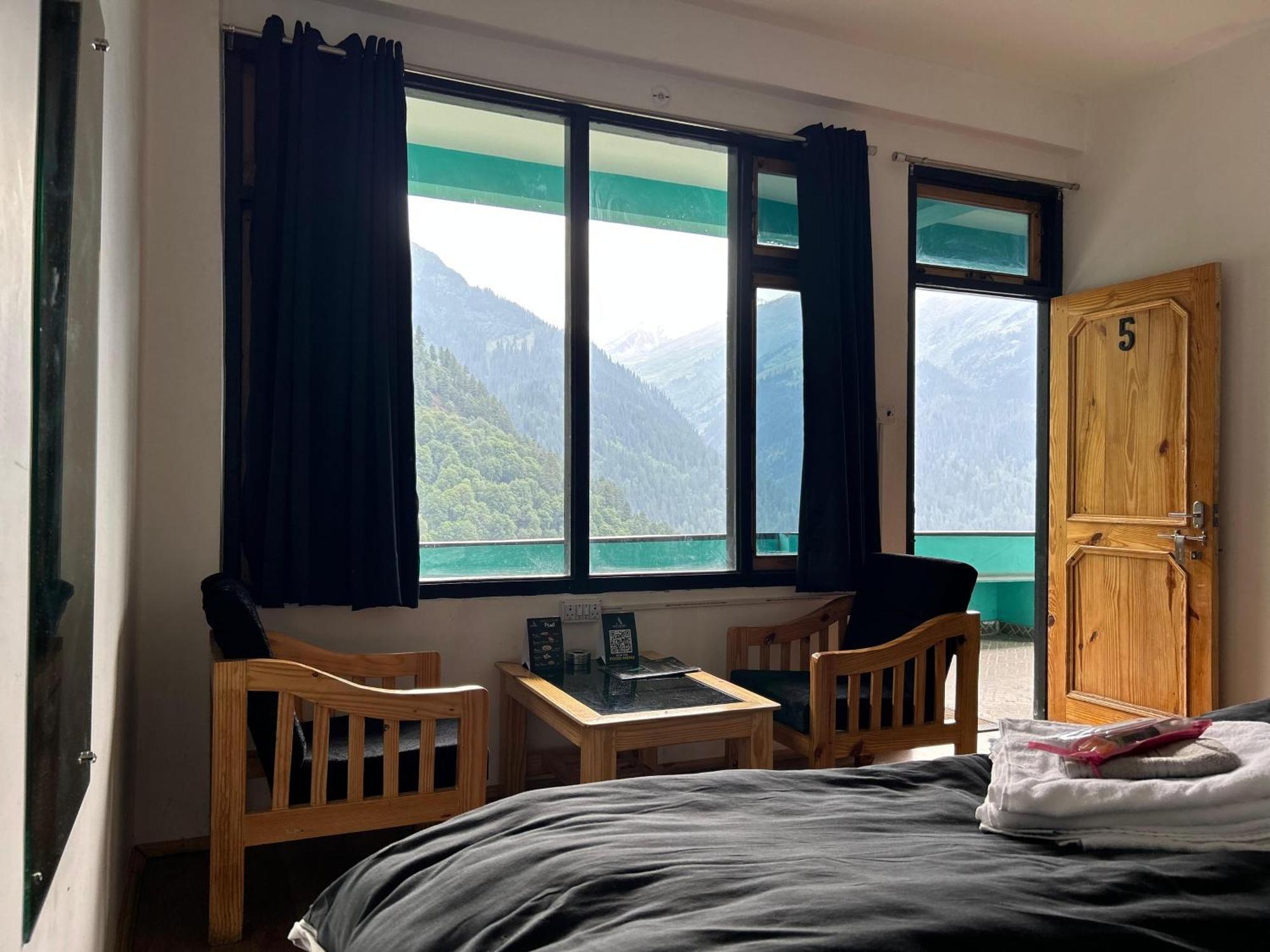 Aman Resort, Tosh Village, Himachal Pradesh Exteriör bild