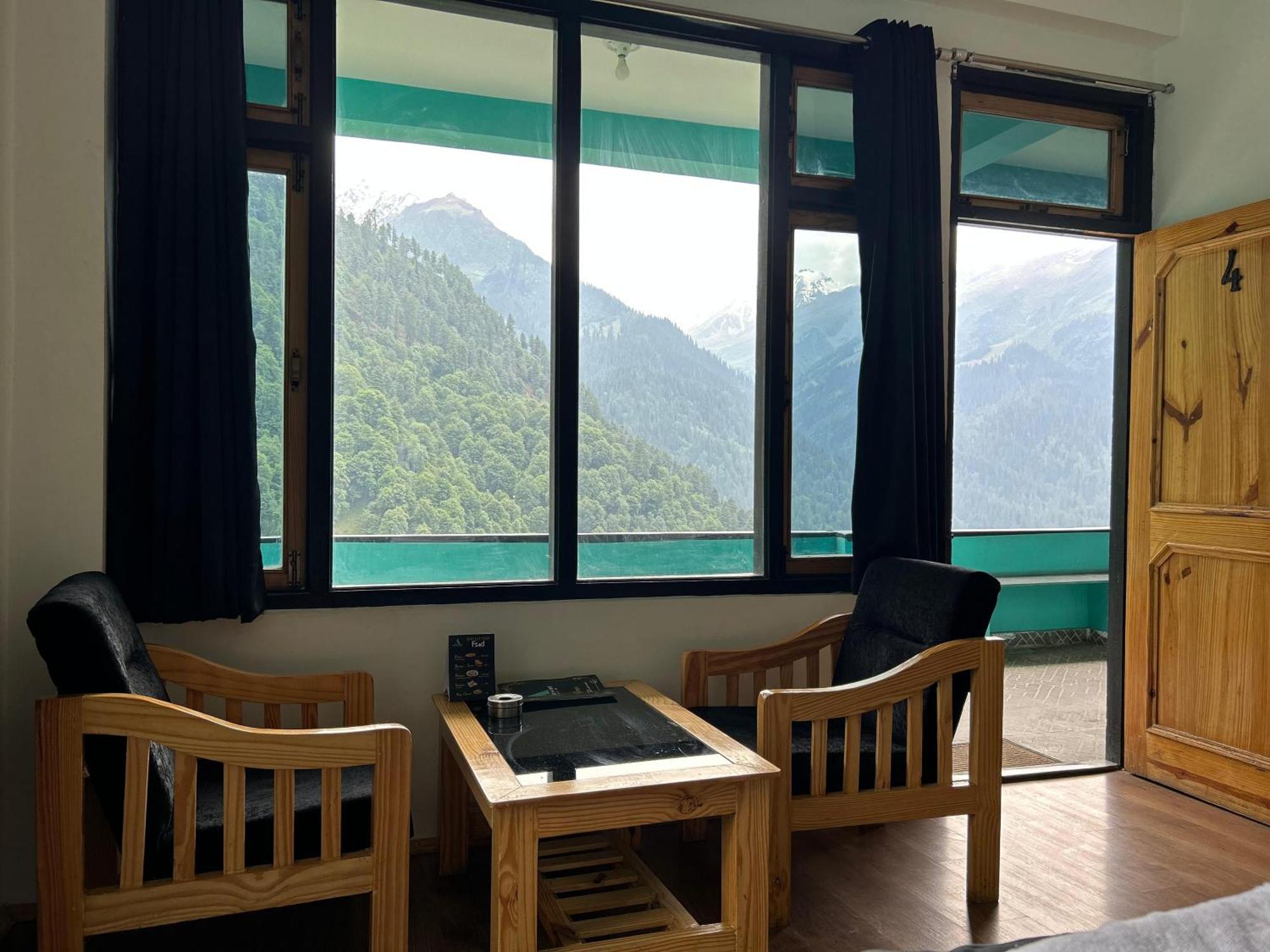 Aman Resort, Tosh Village, Himachal Pradesh Exteriör bild