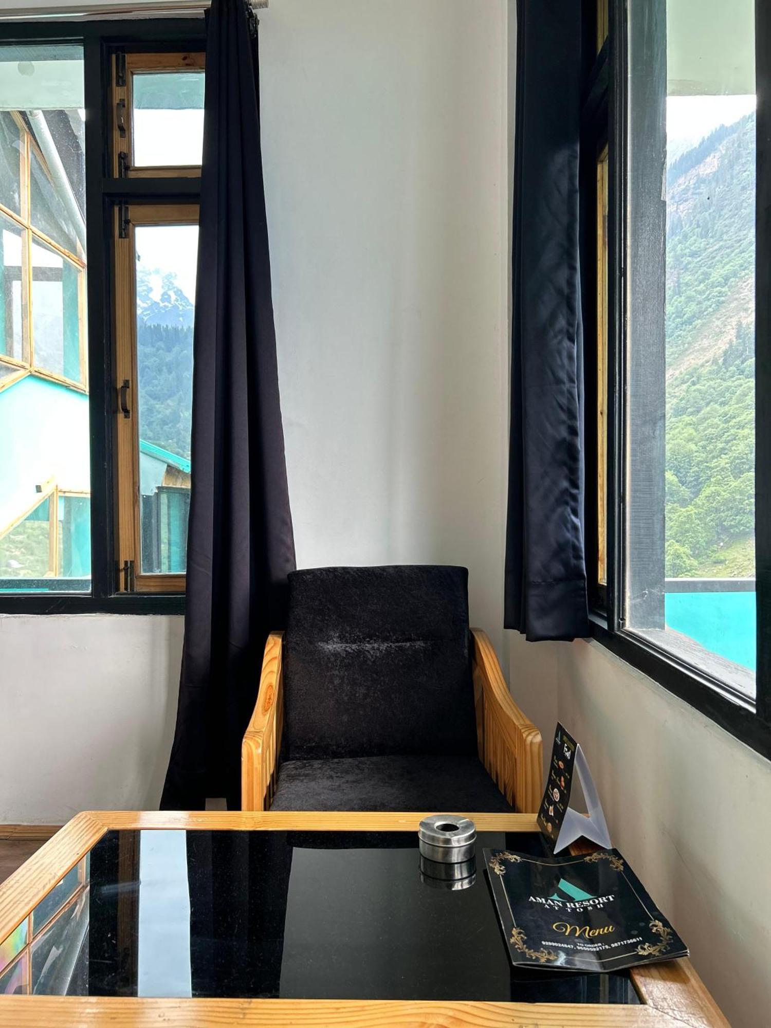 Aman Resort, Tosh Village, Himachal Pradesh Exteriör bild